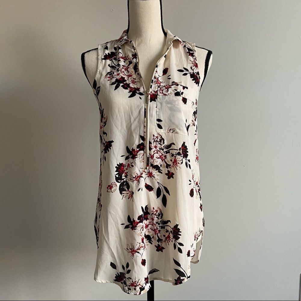 Dynamite Floral Sleeveless Blouse Top